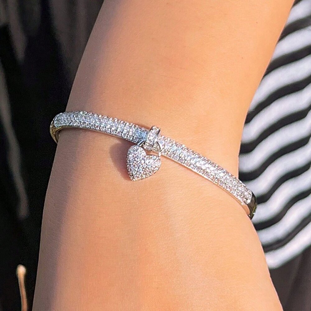 Silver Sparkling Women's Heart Shape Bangle
